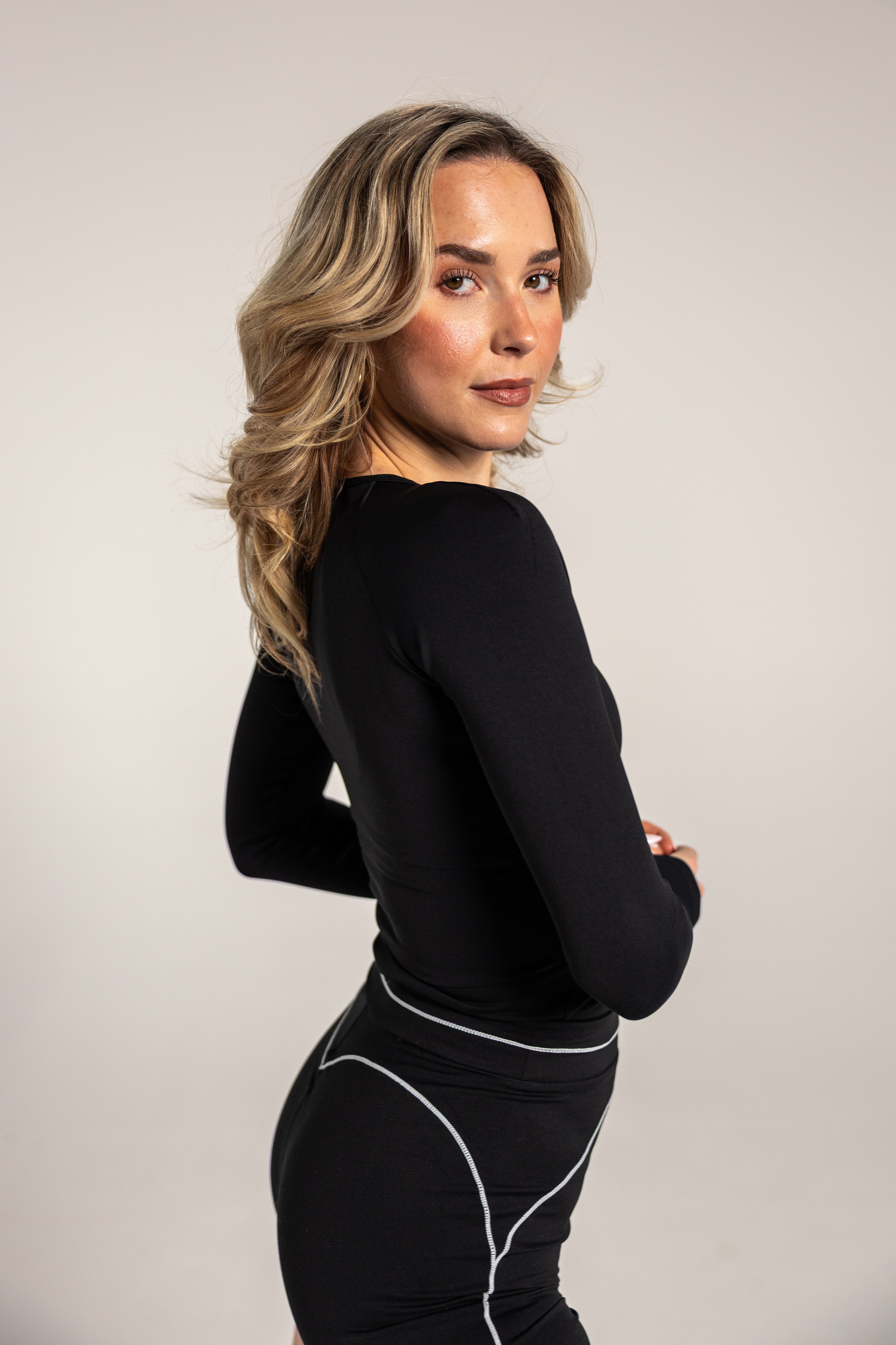 EVOQ SCULPT LONG-SLEEVE BLACK