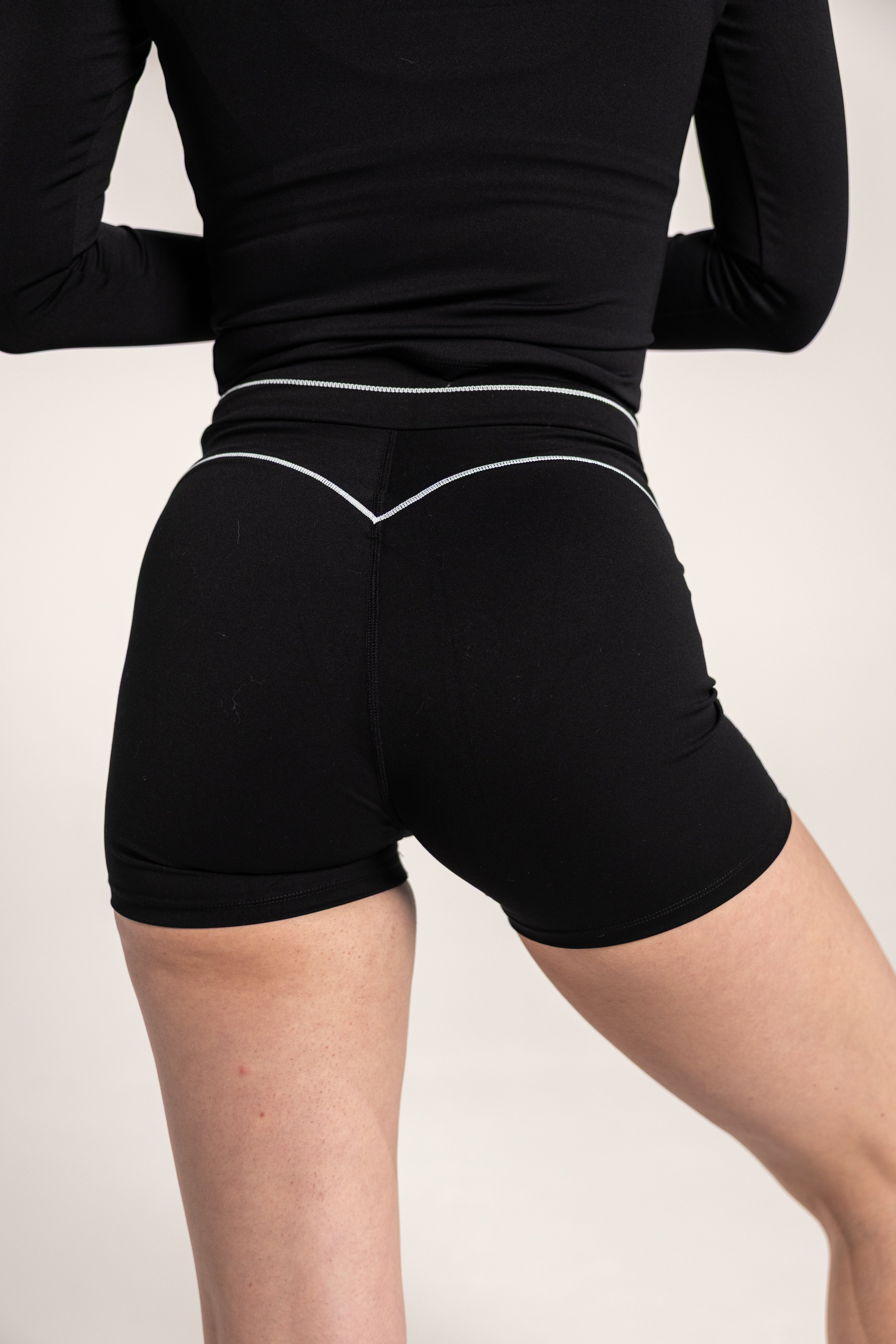 EVOQ SQULPT SHORT BLACK