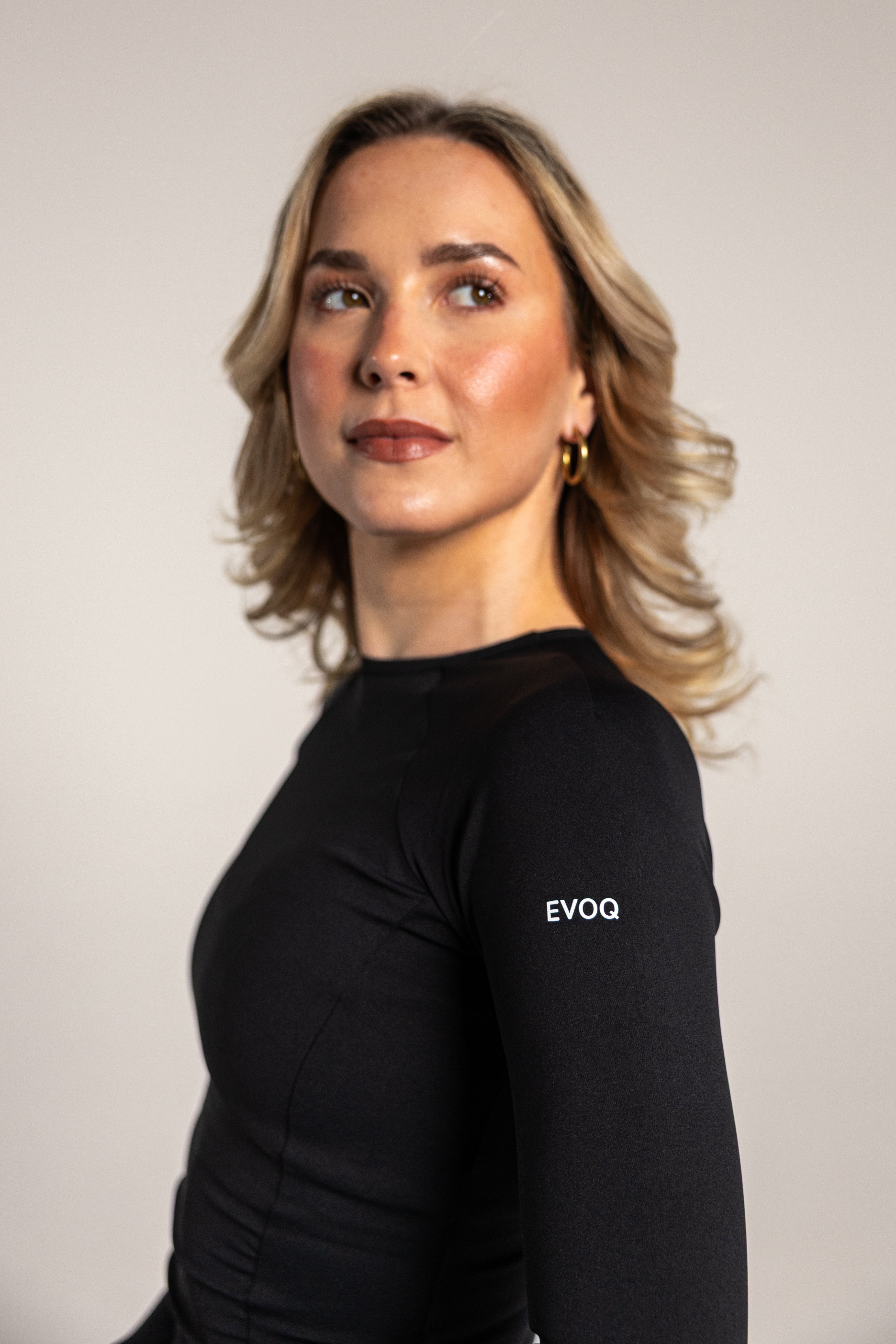 EVOQ SCULPT LONG-SLEEVE BLACK